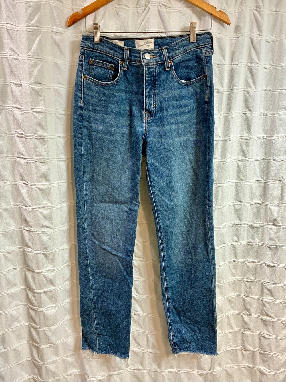 Universal Thread Mid-Rise 80s Slim Denim Blue Jeans Size 8R Raw Hem Button Fly